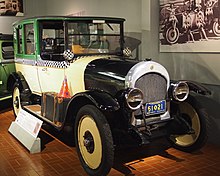 1923 Model H2 taxicab 1923 Checker H-2 Taxicab (9419872542) (cropped).jpg