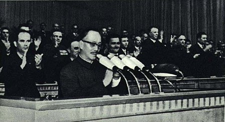 Tập_tin:1967-01_1966年康生出席阿尔巴尼亚共产党党代会.jpg