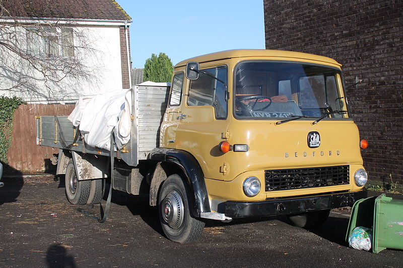 File:1967 Bedford lorry (15565946332).jpg