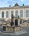 20140727075DR Dresden Friedensbrunnen vor Johanneum.jpg