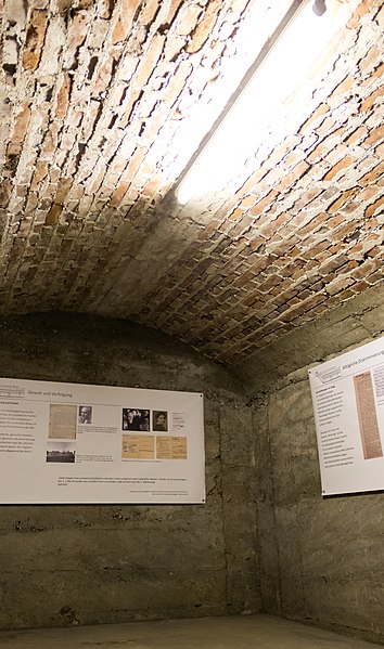 File:2018-05-26-bonn-rheinisches-oberbergamt-luftschutzbunker-05.jpg