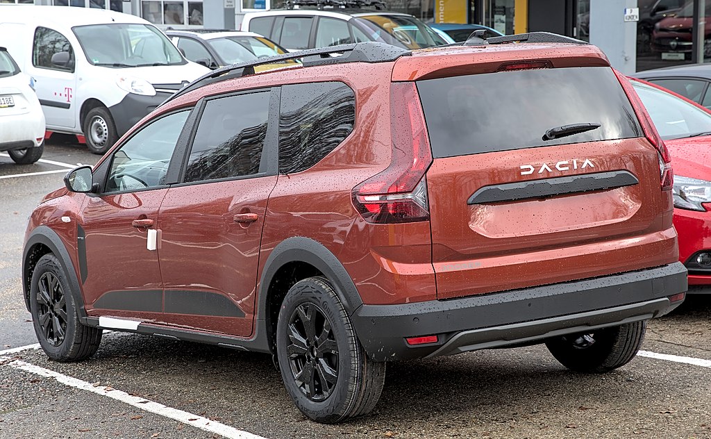 File:2023 Dacia Jogger 1X7A6205.jpg - Wikimedia Commons