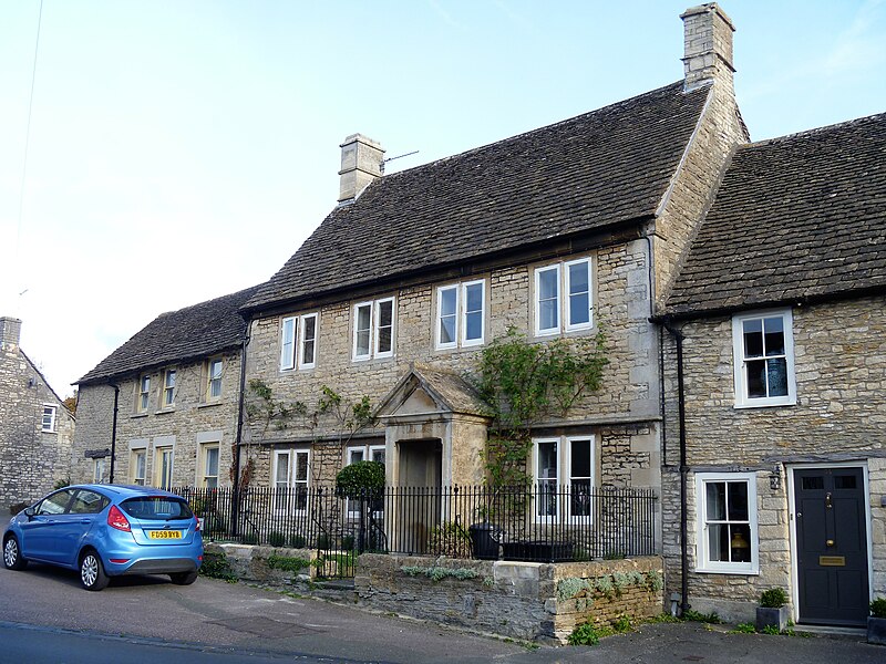 File:32 High Street - geograph.org.uk - 5230861.jpg