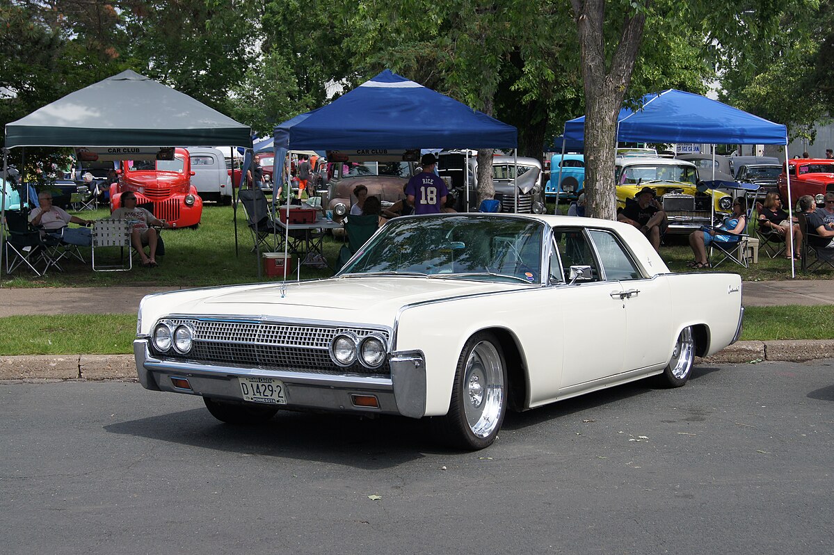 Lincoln Continental Легенда 2015