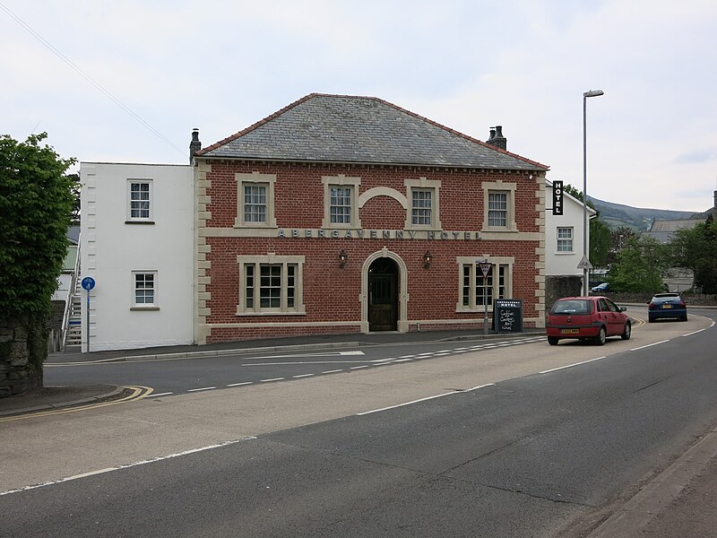 File:Abergavenny Hotel - geograph.org.uk - 4522607.jpg