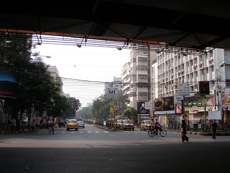 File:Acharya Jagadish Chandra Bose Road & Sarat Bose Road Crossing - Kolkata 2011-10-16 160467.JPG