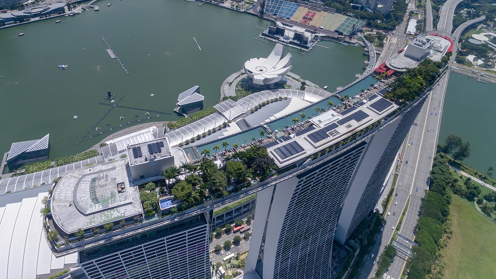 Отель лодка в сингапуре