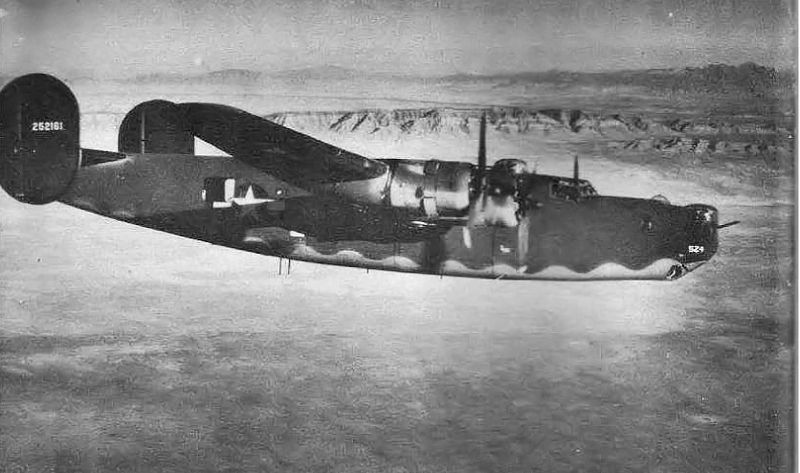 File:Alamogordo Army Airfield - B-24 Liberator 42-52161 over New Mexico.jpg