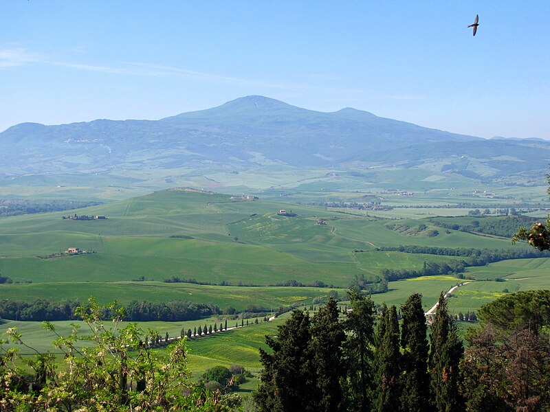 File:Amiata - panoramio.jpg