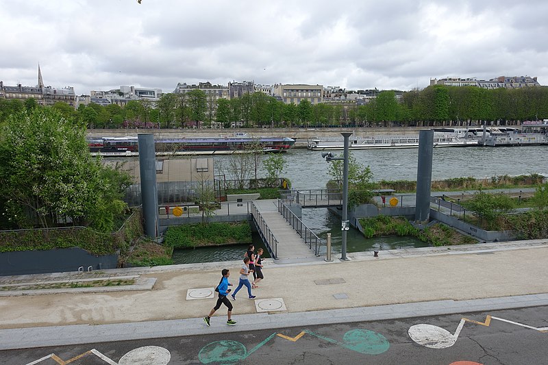 File:Archipel des Berges de la Seine - Niki de Saint-Phalle @ Parc Rives de Seine @ Paris (32963696943).jpg