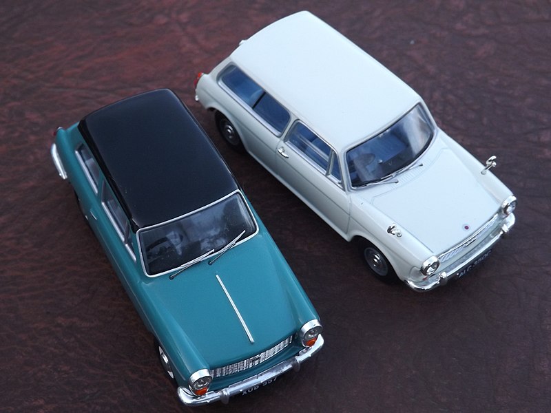 File:Austin A40 Farina Countryman (1960) & Austin 1100 Countryman 1965 (ADO16) (15720447177).jpg