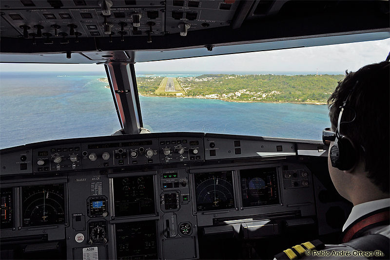 File:Avianca Airbus A320 N446AV Aterrizando en San Andrés (SKSP - ADZ) (6887815255).jpg