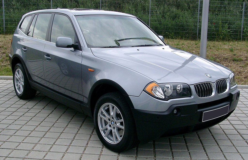 File:BMW X3 xDrive20d (F25) – Frontansicht, 8. April 2011, Mettmann.jpg -  Wikimedia Commons