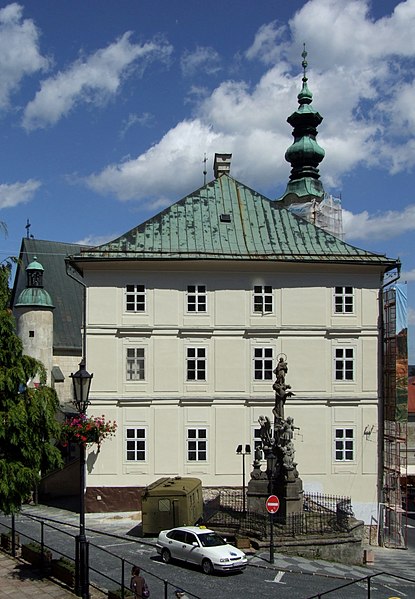 File:Banská Štiavnica (Selmecbánya, Schemniz) - town hall.jpg