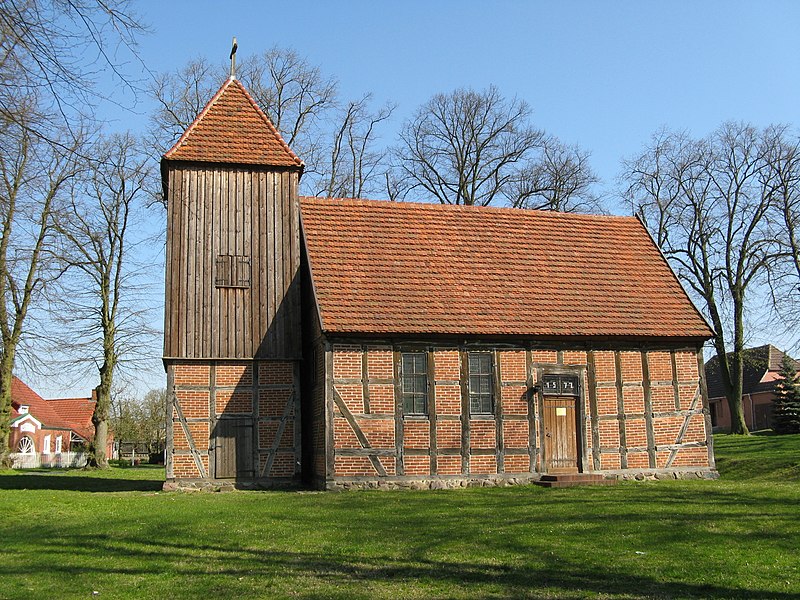 File:Benzin Kirche 2008-04-24 054.jpg