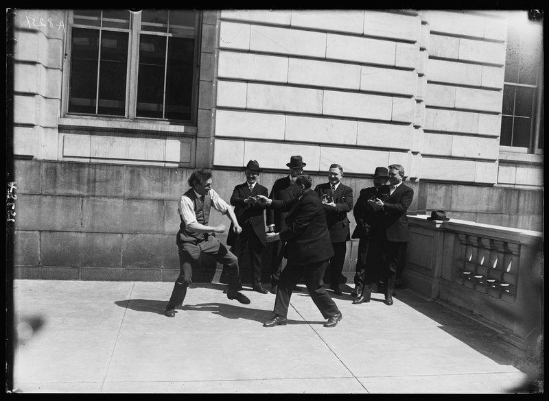 File:Bernarr MacFadden, famous physical culture expert of N.Y. and Sen. Smith W. Brookhart of Iowa, staged a boxing match outside Sen. office bldg. LCCN2016887215.tif