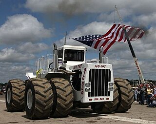 <span class="mw-page-title-main">Big Bud 747</span> Large farm tractor