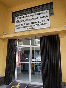 Facade of the former headquarters at Plaza Cervantes, Binondo, Manila Binondojf9974 20.JPG