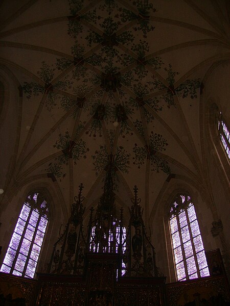 File:Blaubeuren Kloster Kirche Innen Gewölbe 2.jpg