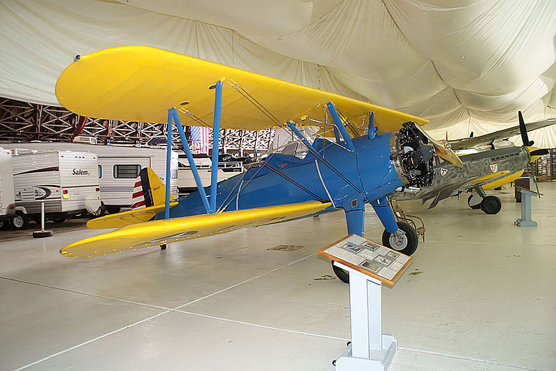 File:Boeing Stearman PT-17 Kaydet RSideFront light TAM 3Feb2010 (14607238556).jpg