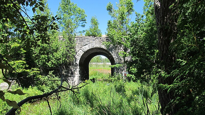 File:Bridge on old railway to Owen Sound 2012.jpg