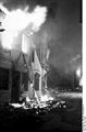 Bundesarchiv Bild 101I-720-0329-27A, Frankreich, brennende Häuser in der Nacht.jpg
