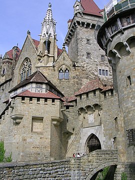 Castle vein. Замок Кройценштайн Австрия. Замок Кройценштайн, Вена, Австрия. Средневековой замок Кройценштайн. Кроцейнштайн замок Австрии.