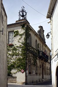 La Mairie et sa cloche.