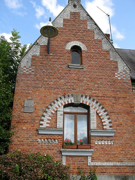 File:Cappy maison sur place de l'église 1.jpg