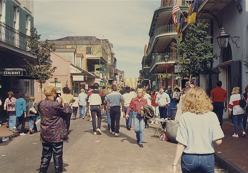 File:CarnivalNOLA1987BourbonTourists.jpg