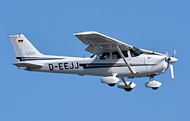 Ludlow flew a Cessna 172R plane. Cessna 172R Skyhawk (D-EEJJ) 04.jpg