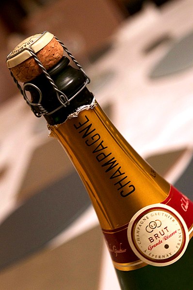 File:Champagne bottle, 2015-(01).jpg