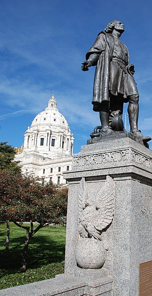 File:Christopher Columbus Statue-Minnesota State Capitol-October 8, 2013.jpg