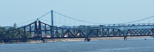 Clinton Railroad Bridge 01 (cropped).jpg