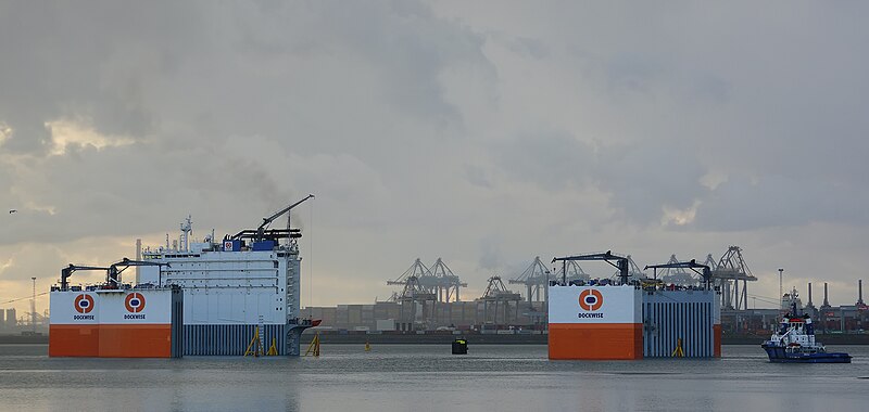 File:DOCKWISE VANGUARD & FAIRPLAY-24 (37240511765).jpg