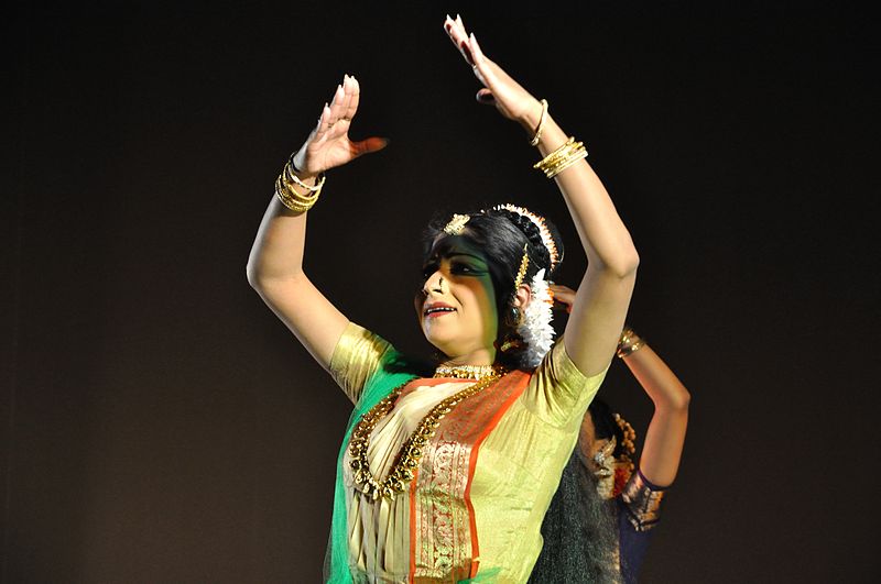 File:Dance with Rabindra Sangeet - Kolkata 2011-11-05 6797.JPG