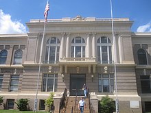 DeSoto Parish Courthouse in Mansfield, LA IMG 2421.JPG