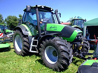 Ein Traktor (Mehrzahl Traktore