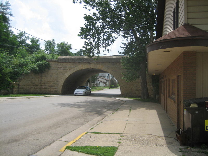 File:Dixon Il ICRR Third St Bridge1.jpg