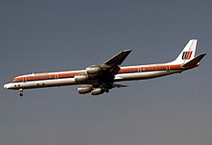United Airlines DC-8-71