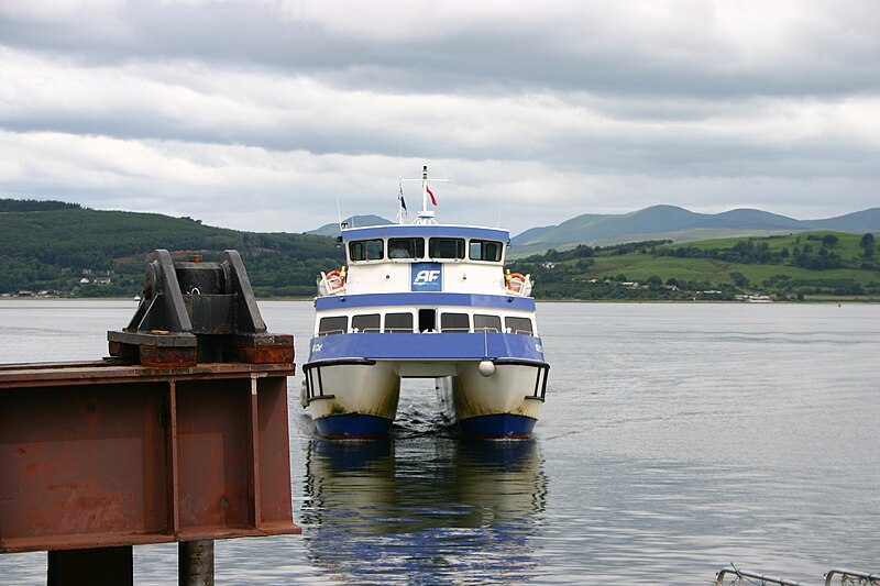 File:Dunoon Ferry arriving at Gourock.jpg