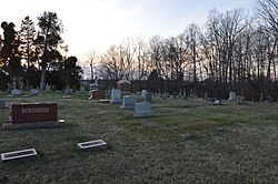 Mowrystown'un güneybatısındaki Ebenezer Mezarlığı