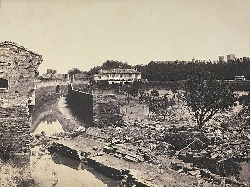 File:Effondrement remparts inondations 1856 Édouard Baldus.jpg