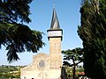 De gedraaide toren van kerk Saint-Jean-Baptiste