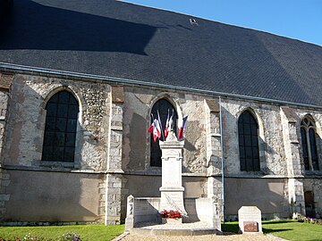 Fájl:Eglise_et_monument_aux_morts_de_Saint-Piat,_Eure-et-Loir_(France).JPG