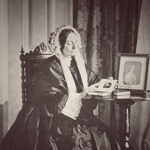 File:Empress Amélia of Brazil in her final years.jpg