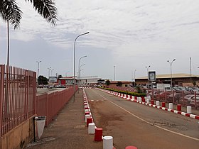 Entre de l'aéroport de Conakry.jpg