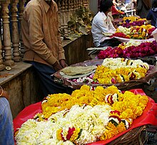 floral decoration Flower garland sellers outside Banke Bihari Temple, Vrindavan.jpg