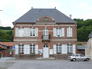 Fontaine Bonneleau - Mairie.JPG