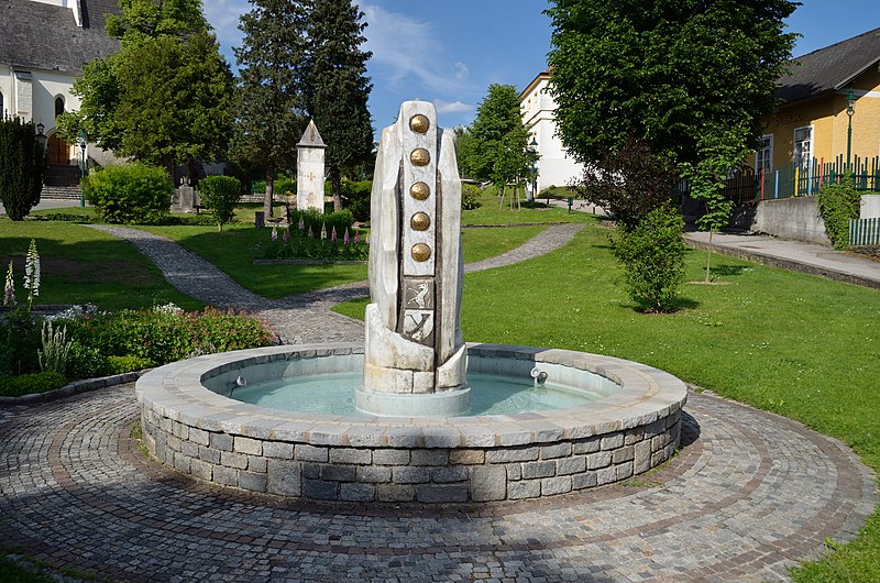 File:Fountain, Kasten bei Böheimkirchen.jpg